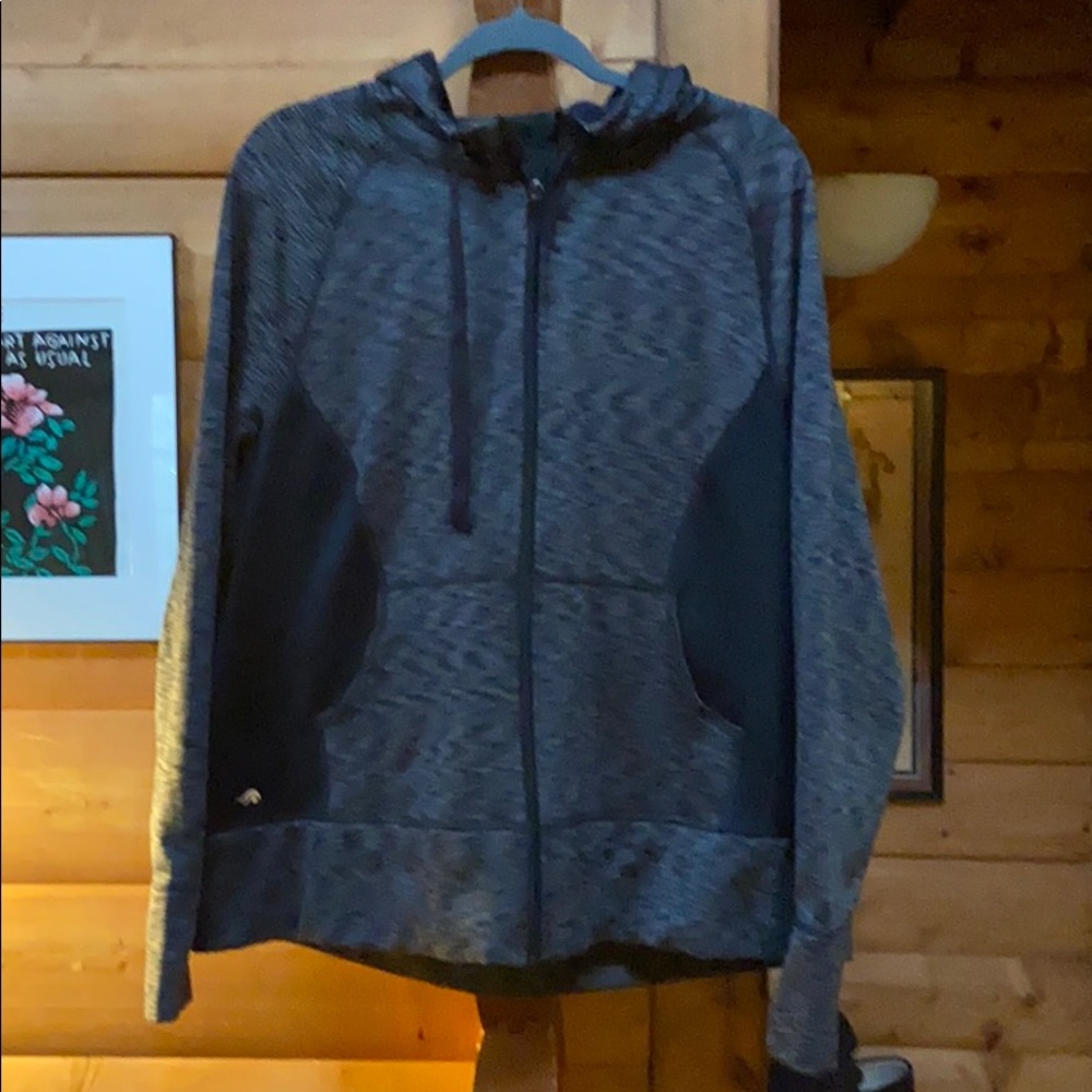 Women’s Sport Hoodie with thumb holes.